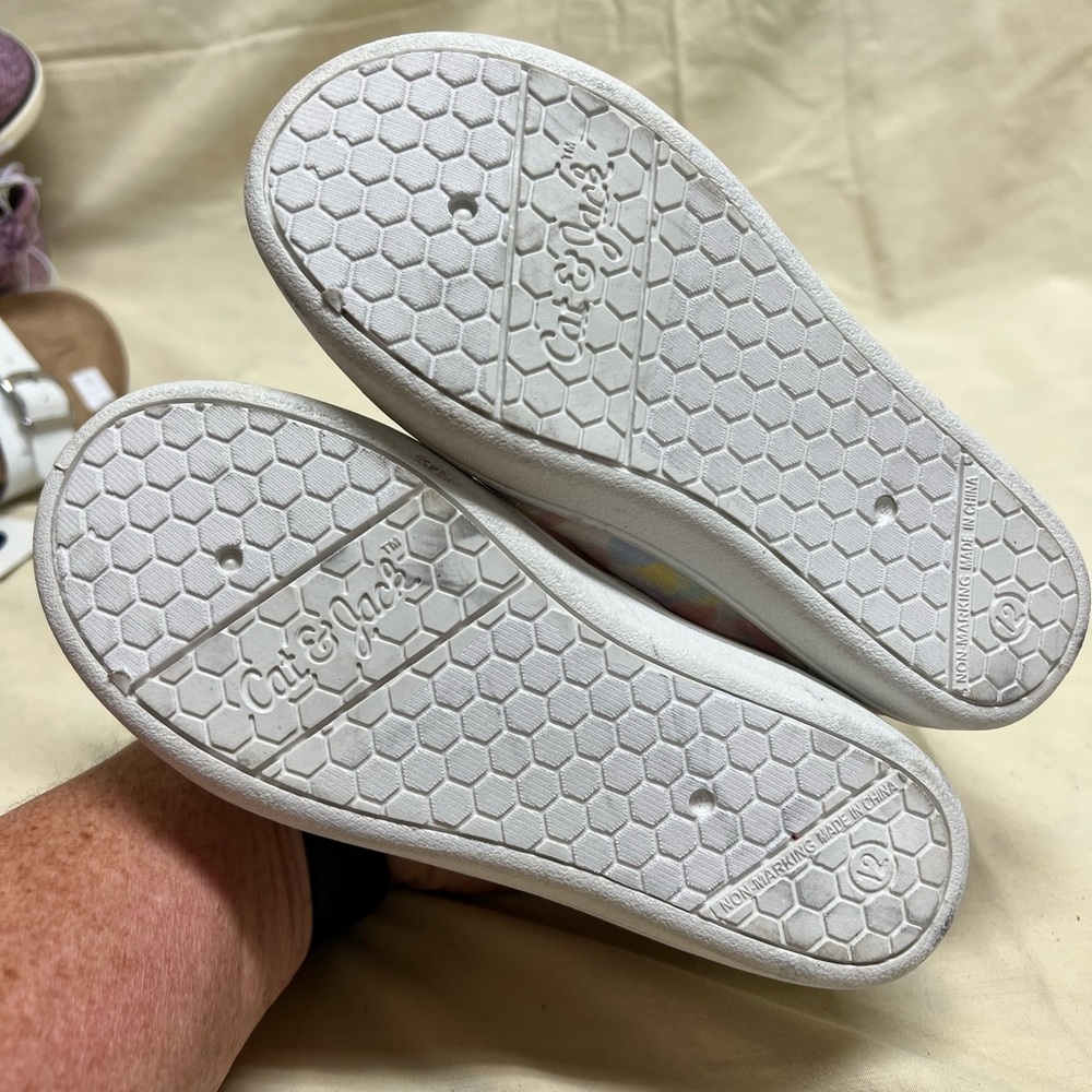 Sneakers - Picture 5 of 8